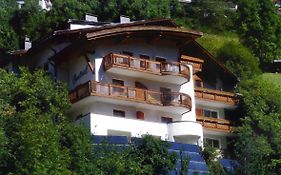 Hotel Garni Central - Zimmer - Studios - Apartments