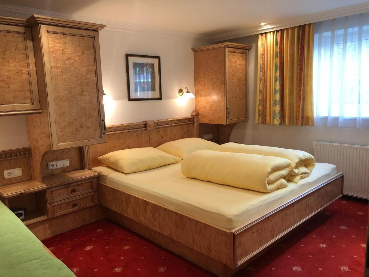 Hotel Garni Central - Zimmer - Studios - Apartments Kappl  Esterno foto