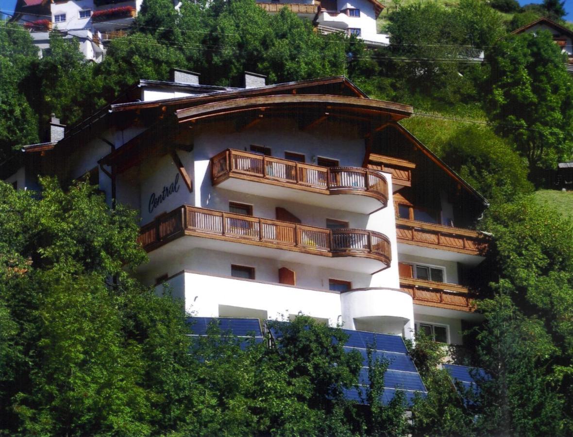 Hotel Garni Central - Zimmer - Studios - Apartments Kappl  Esterno foto