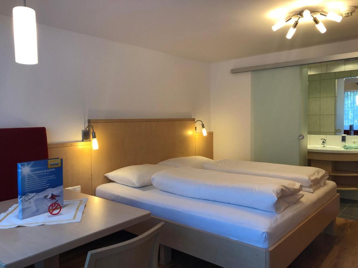 Hotel Garni Central - Zimmer - Studios - Apartments Kappl  Esterno foto