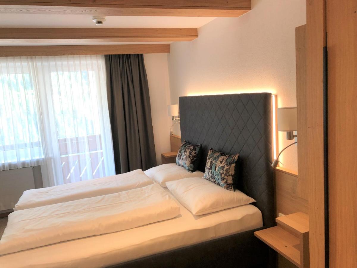 Hotel Garni Central - Zimmer - Studios - Apartments Kappl  Esterno foto