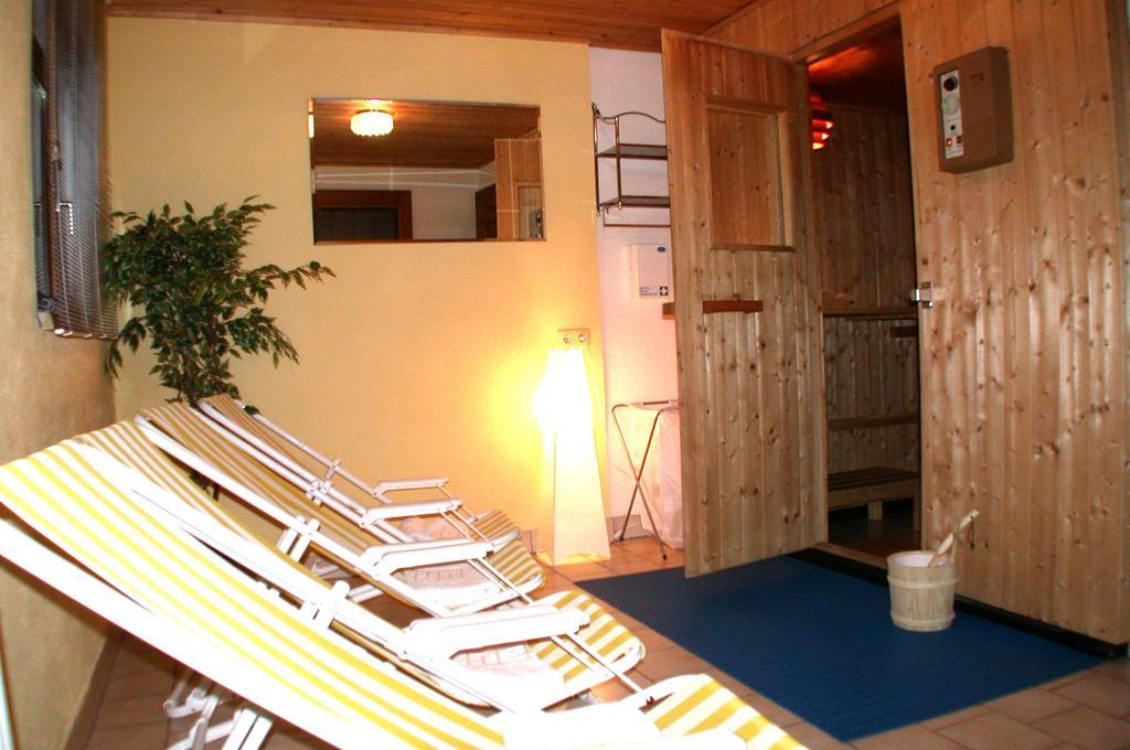 Hotel Garni Central - Zimmer - Studios - Apartments Kappl  Esterno foto