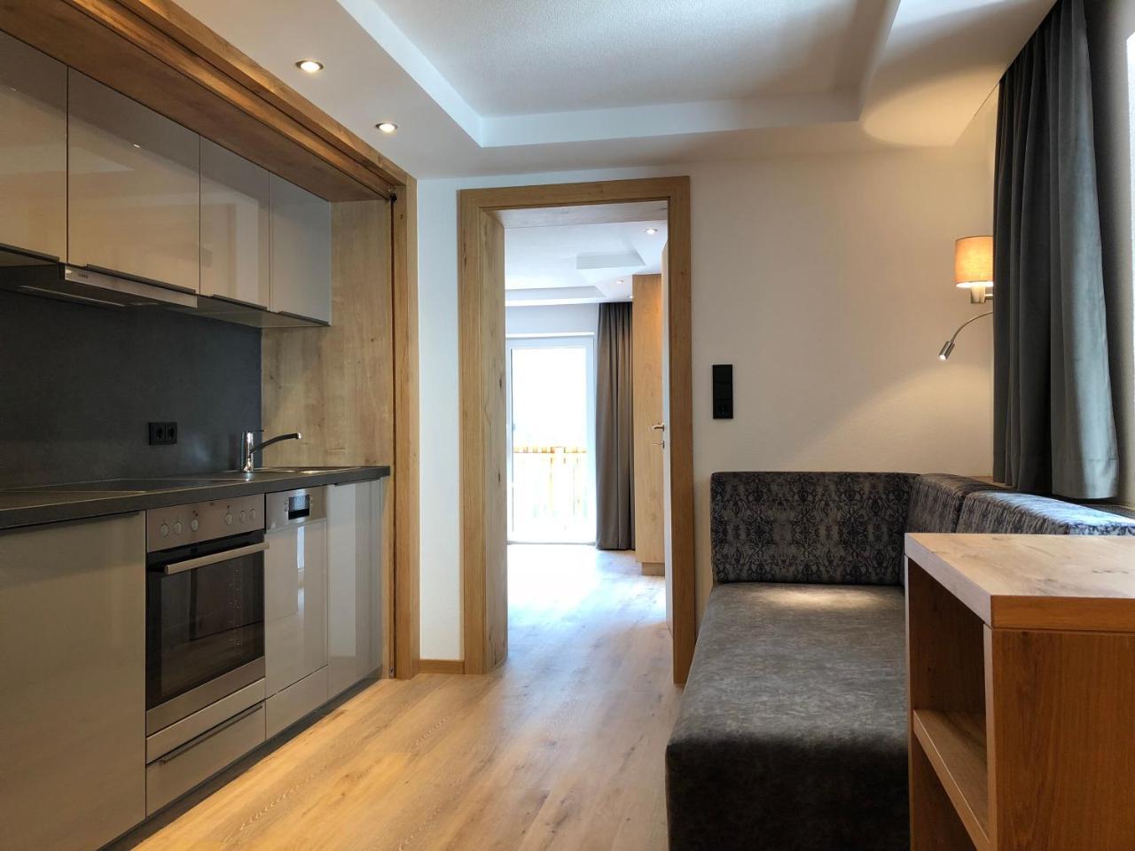 Hotel Garni Central - Zimmer - Studios - Apartments Kappl  Esterno foto
