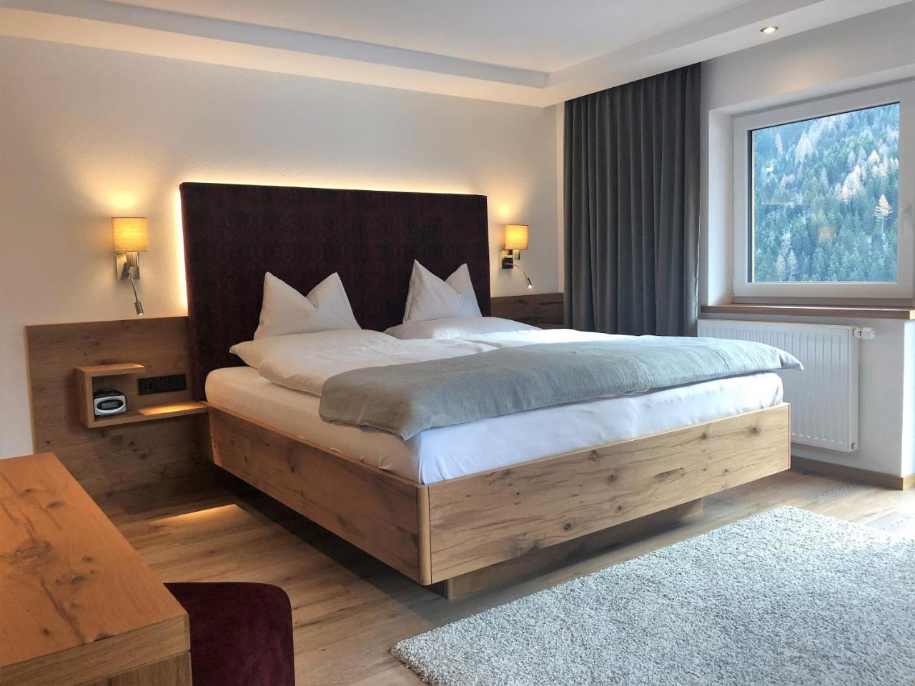 Hotel Garni Central - Zimmer - Studios - Apartments Kappl  Esterno foto